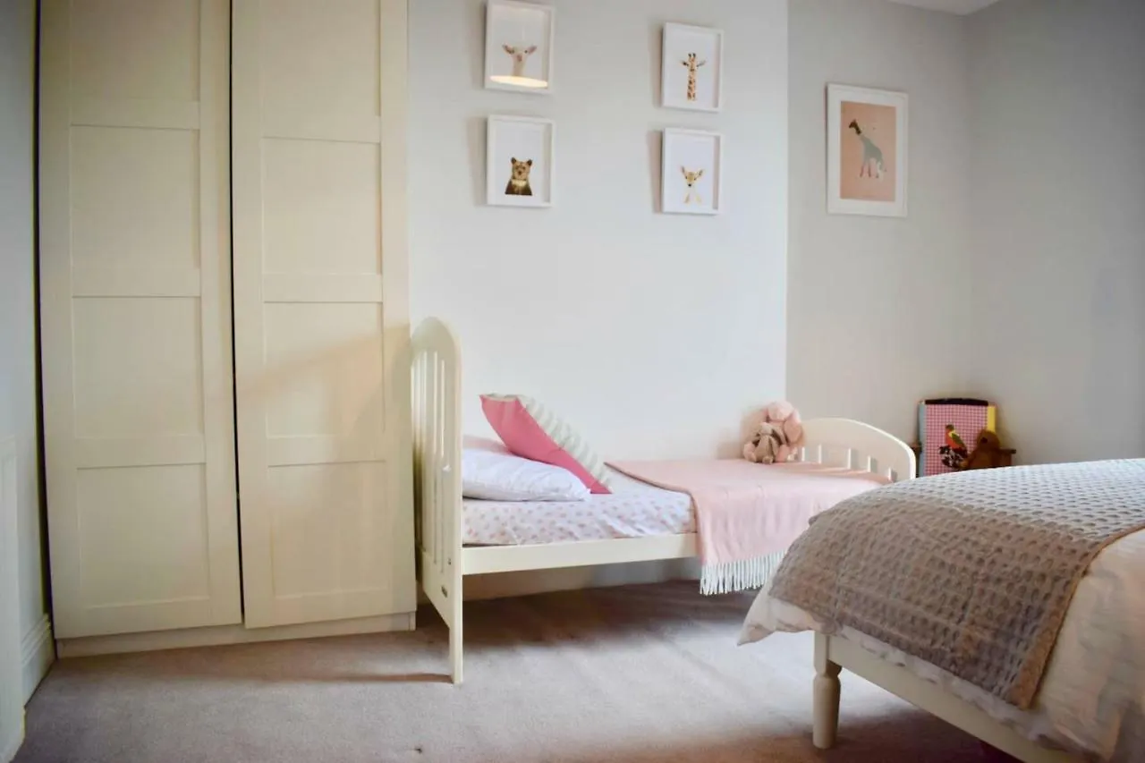 Chic And Contemporary Victorian Family Home Dublin Feriehus