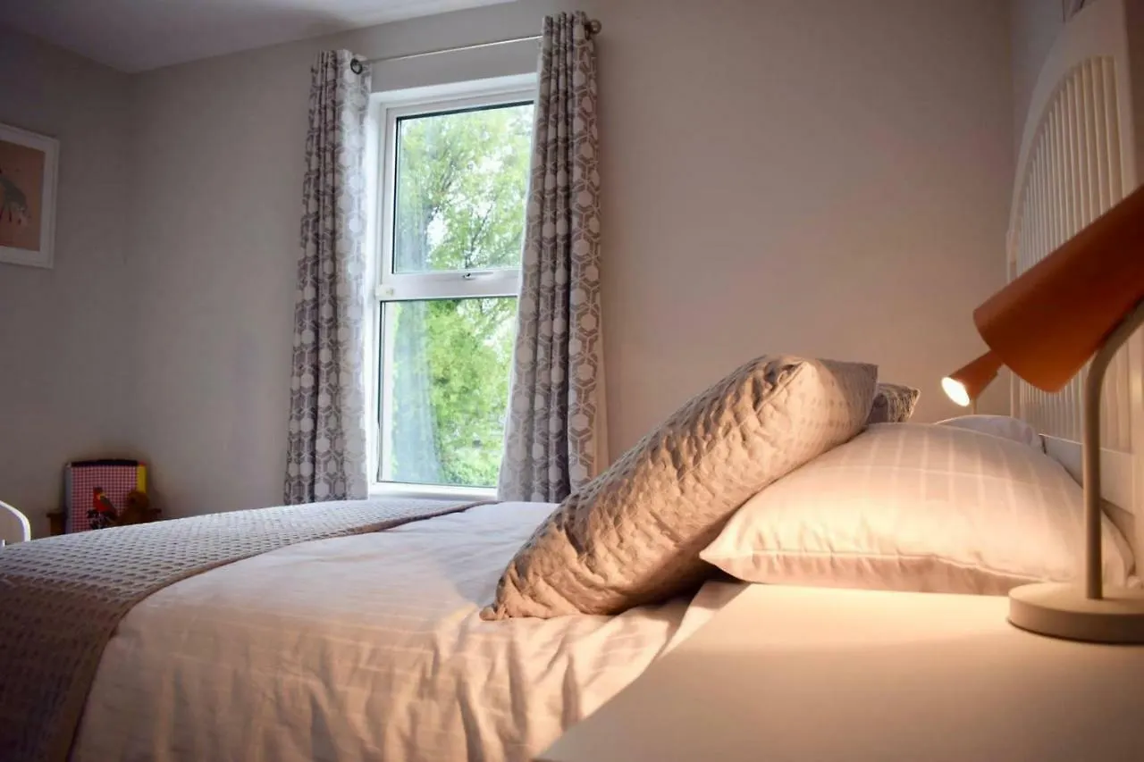 Feriehus Chic And Contemporary Victorian Family Home Dublin