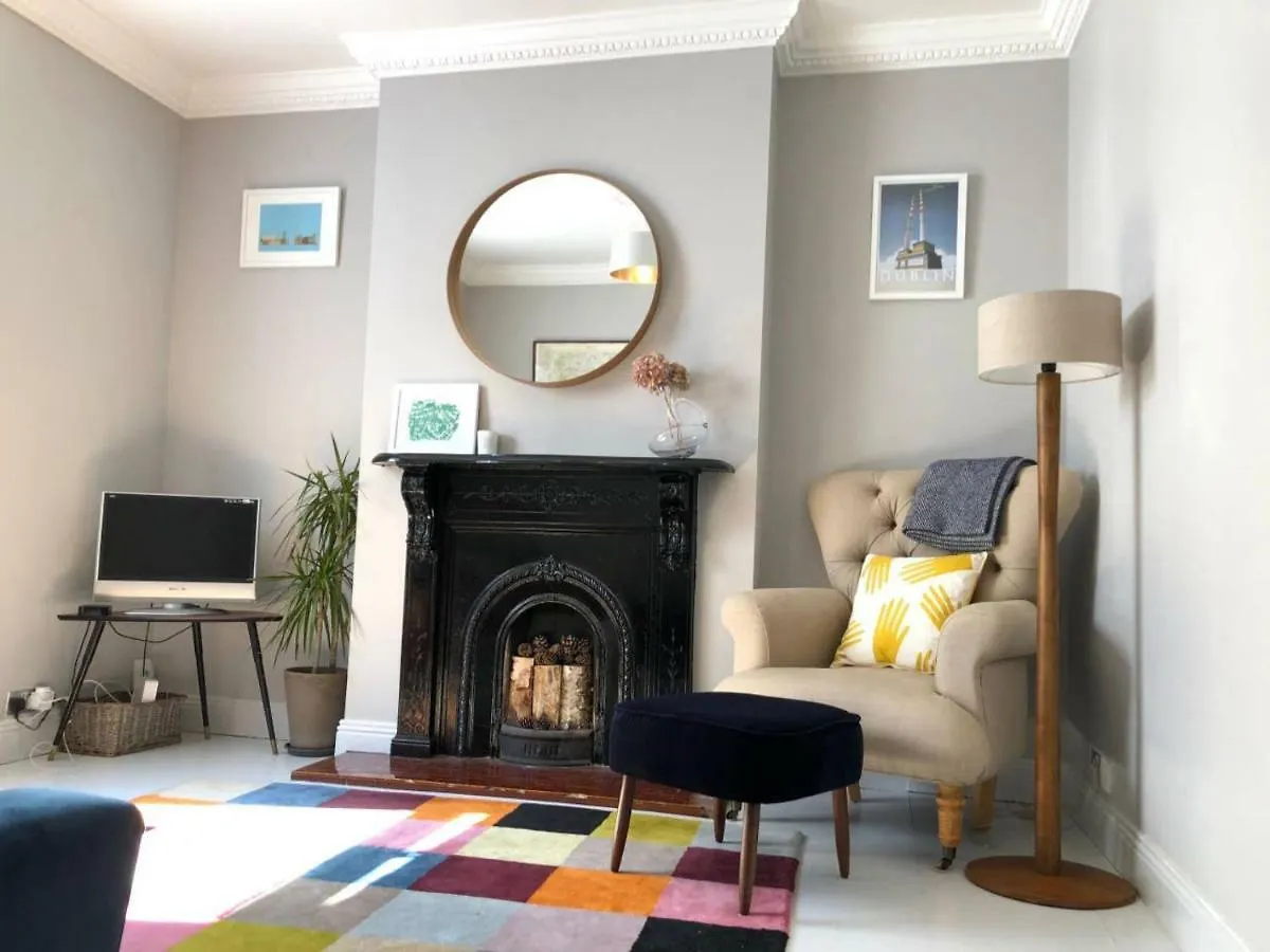 דבלין Chic And Contemporary Victorian Family Home 0*,  אירלנד