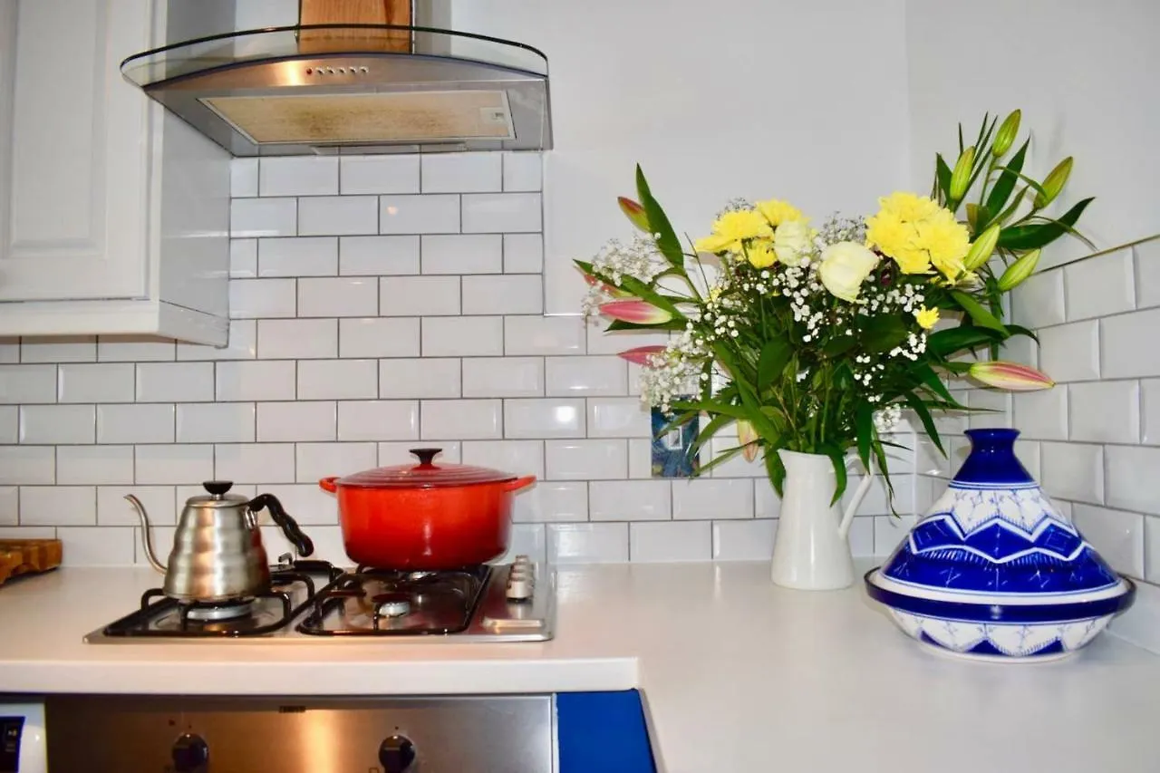דבלין Chic And Contemporary Victorian Family Home