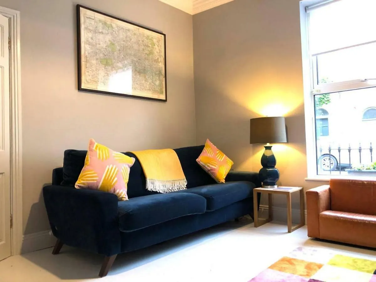 דבלין Chic And Contemporary Victorian Family Home
